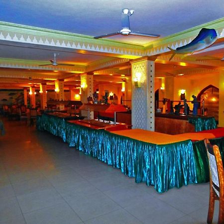 Sai Rock Beach Hotel & Spa Bamburi Bagian luar foto