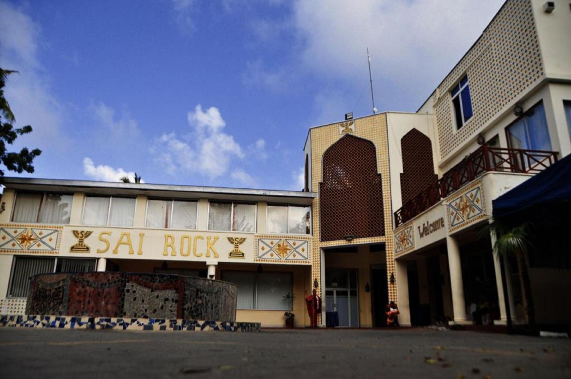 Sai Rock Beach Hotel & Spa Bamburi Bagian luar foto