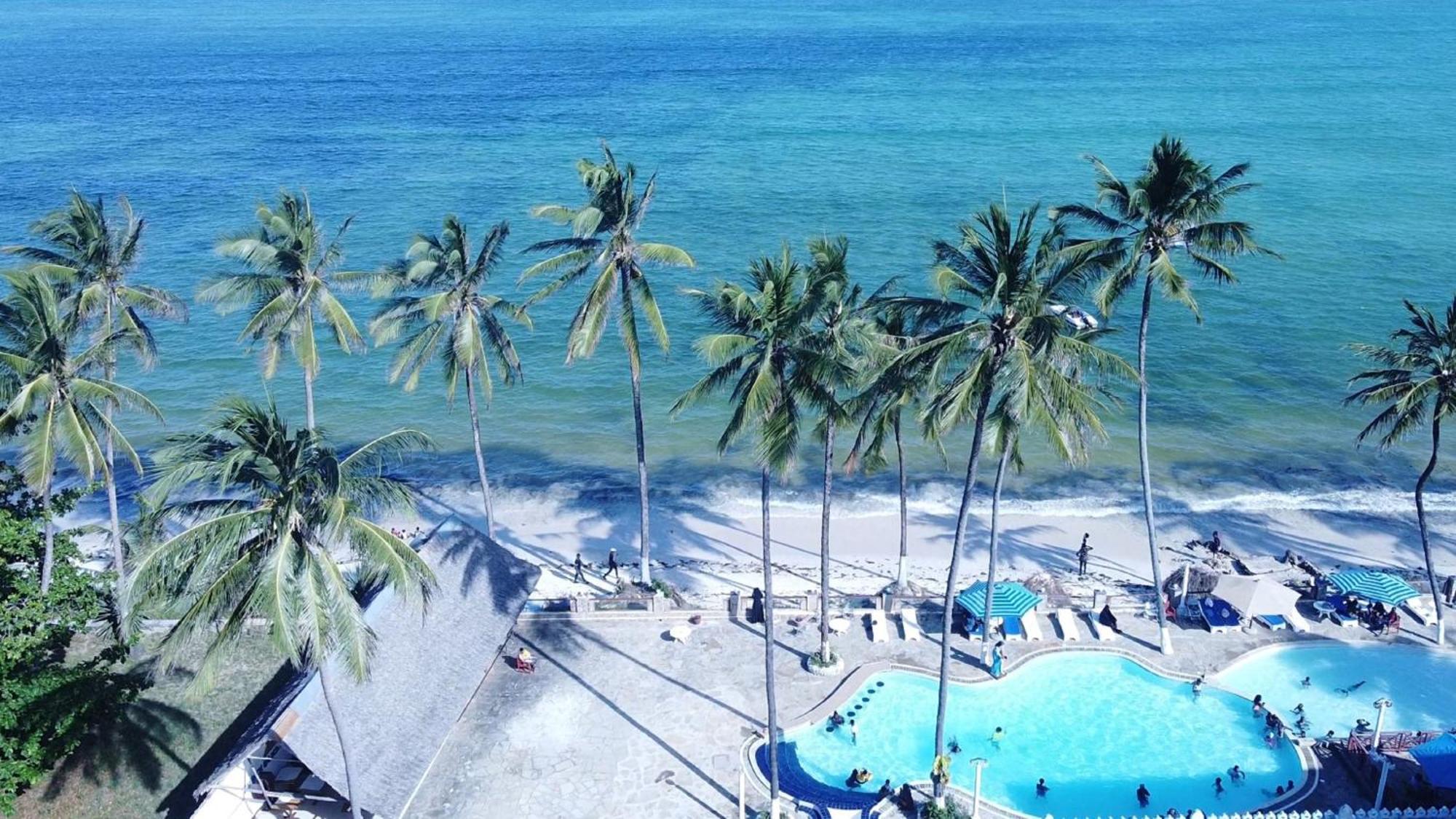 Sai Rock Beach Hotel & Spa Bamburi Bagian luar foto