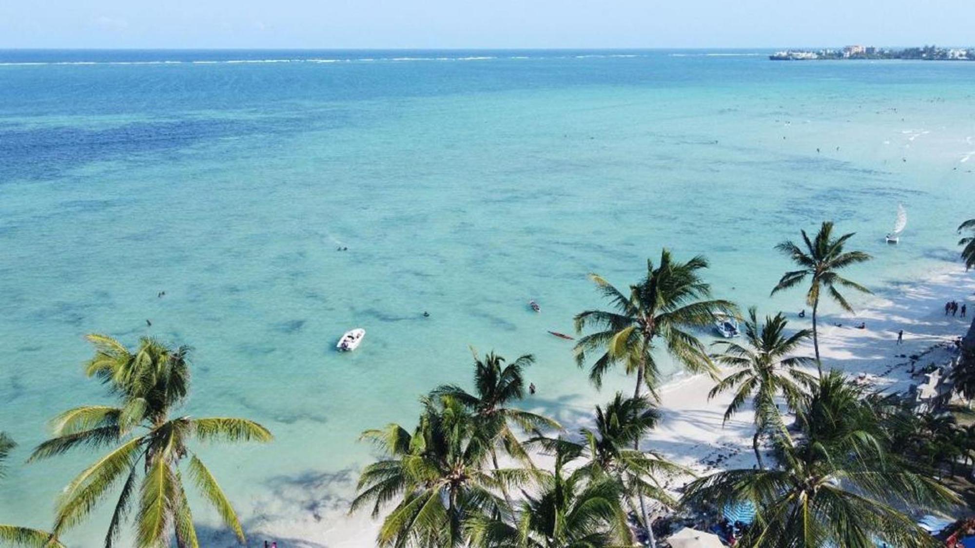 Sai Rock Beach Hotel & Spa Bamburi Bagian luar foto