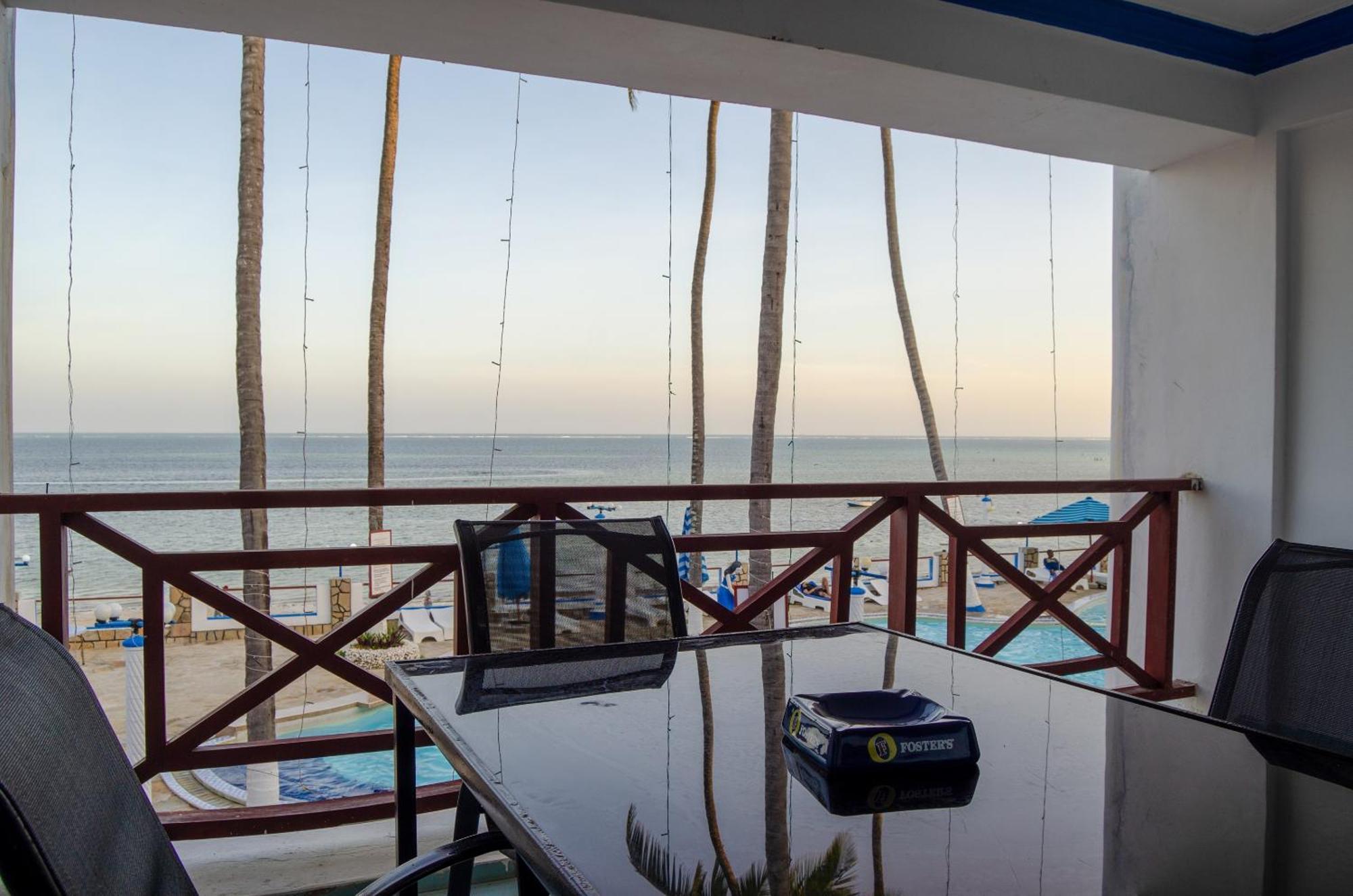 Sai Rock Beach Hotel & Spa Bamburi Ruang foto