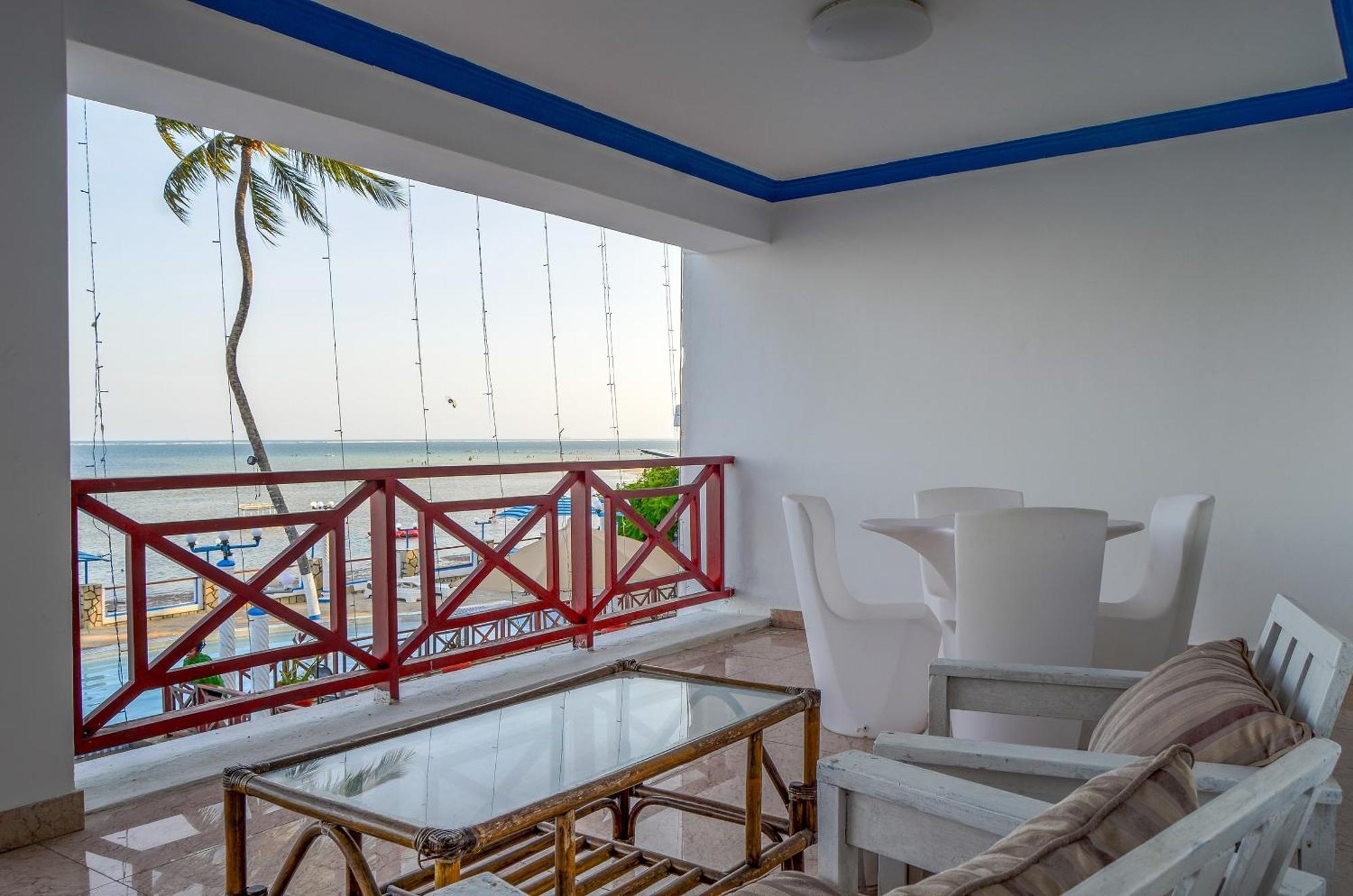 Sai Rock Beach Hotel & Spa Bamburi Bagian luar foto