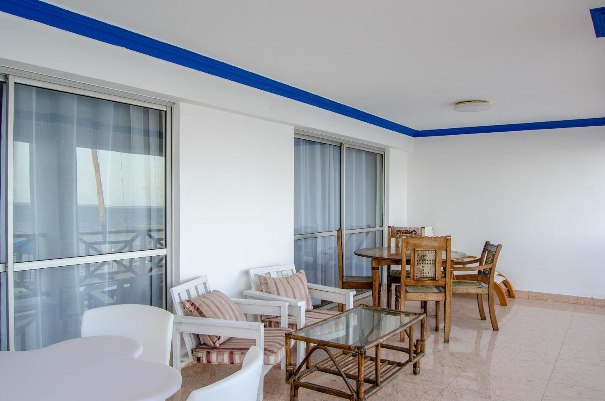 Sai Rock Beach Hotel & Spa Bamburi Bagian luar foto