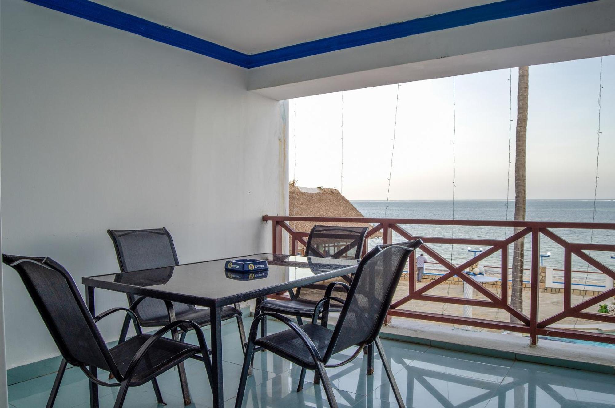 Sai Rock Beach Hotel & Spa Bamburi Bagian luar foto