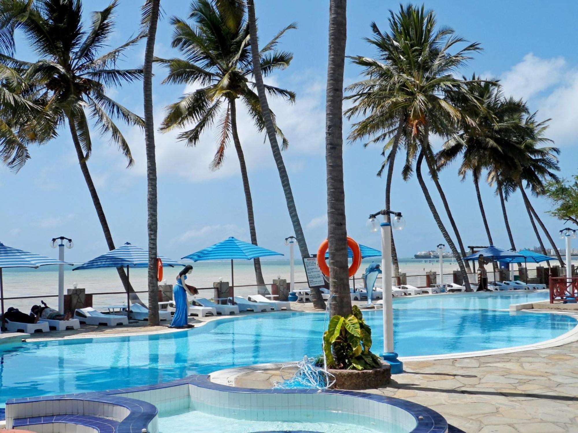 Sai Rock Beach Hotel & Spa Bamburi Bagian luar foto