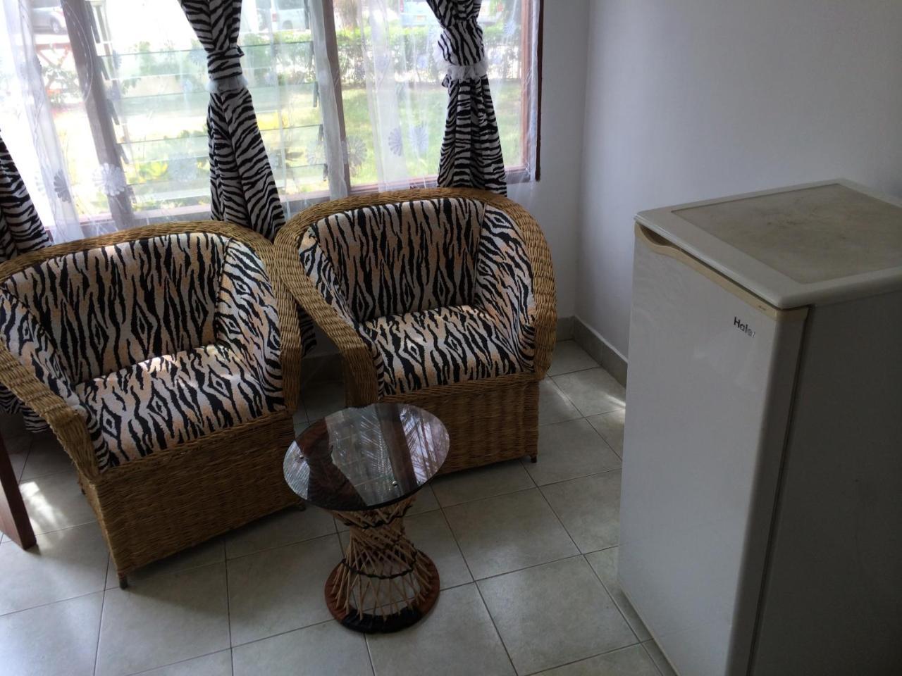Sai Rock Beach Hotel & Spa Bamburi Bagian luar foto