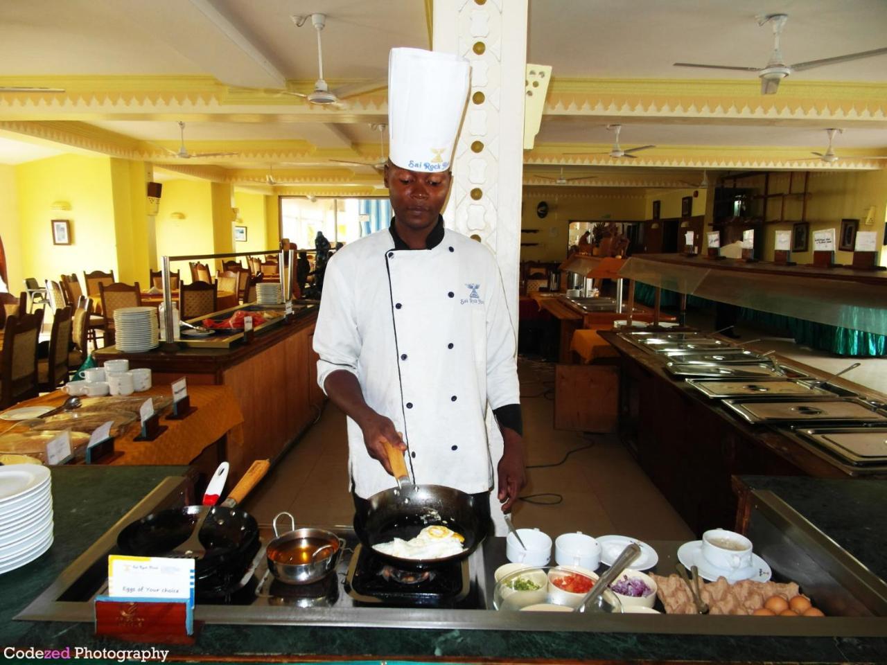 Sai Rock Beach Hotel & Spa Bamburi Bagian luar foto